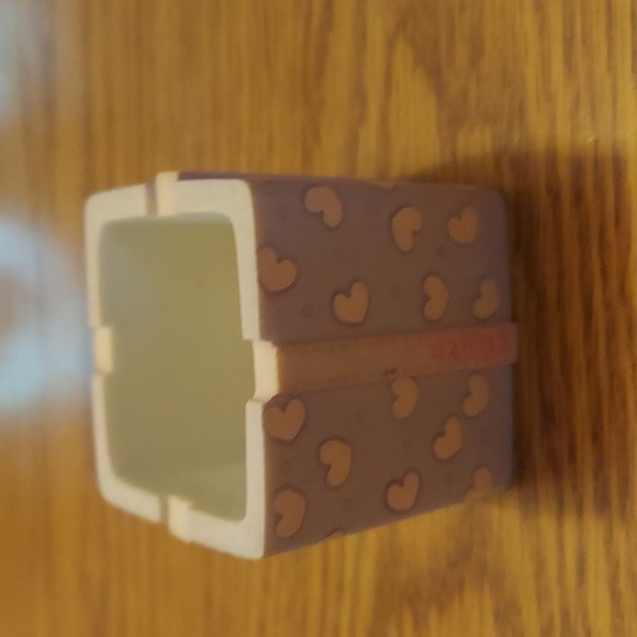 Precious Moments porcelain box w/girl, bow and heart - Picture 6 of 10